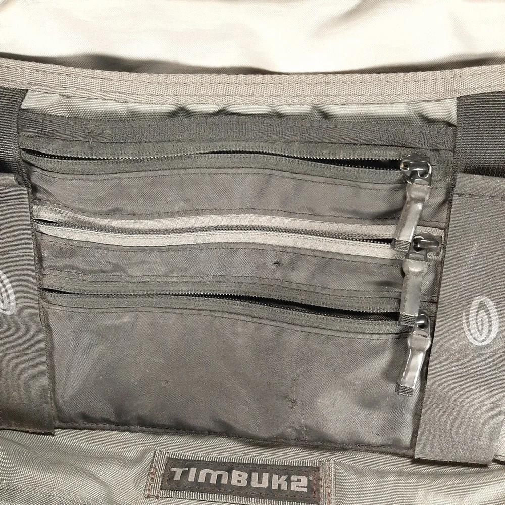 Timbuk2 Command Laptop Messenger Bag Medium Black & Grey Crossbody READ